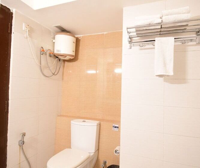 Отель The Xen Suites Kolkata Airport