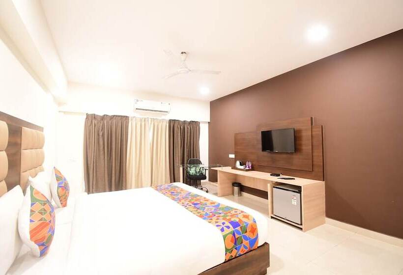 Отель The Xen Suites Kolkata Airport