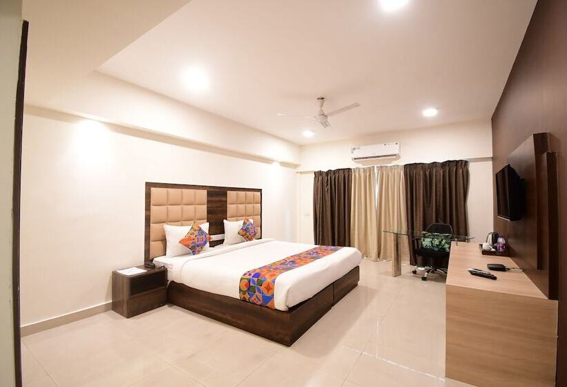 Отель The Xen Suites Kolkata Airport