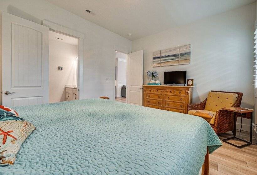 3 Blocks To Kure Beach: Home W/ Patio!