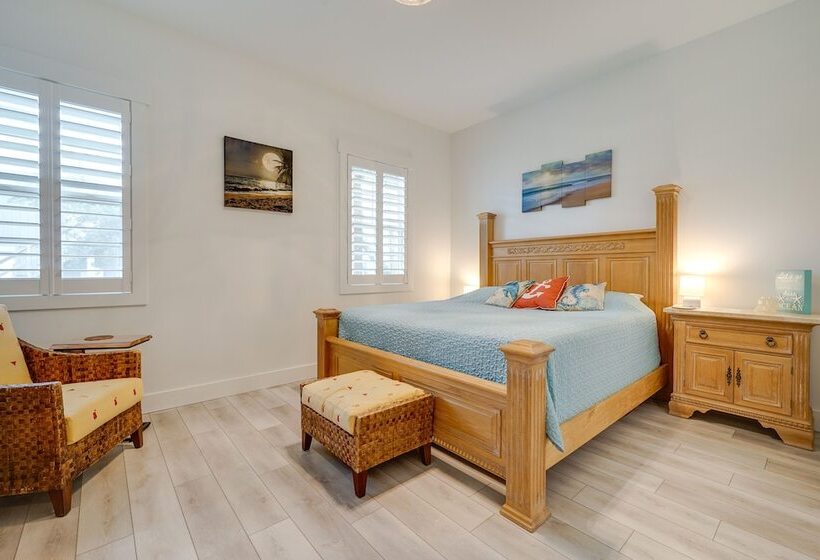 3 Blocks To Kure Beach: Home W/ Patio!