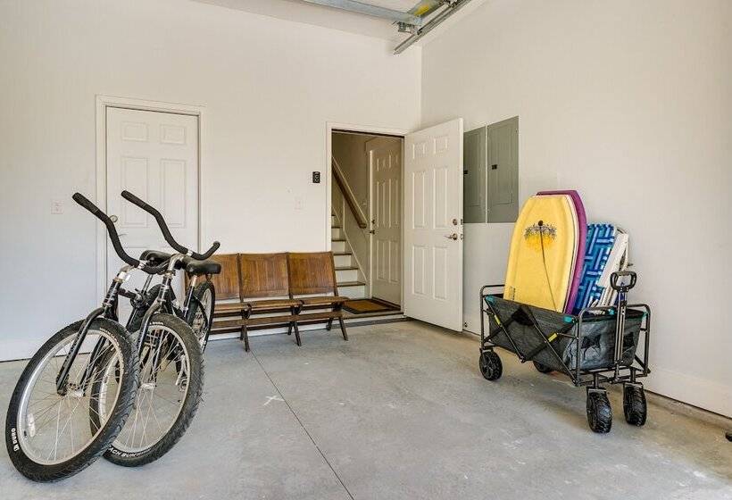 3 Blocks To Kure Beach: Home W/ Patio!