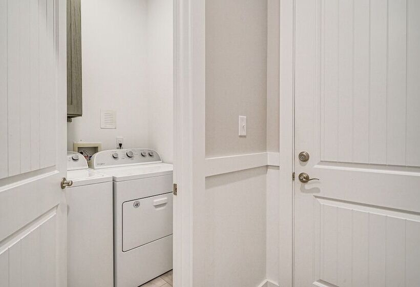 3 Blocks To Kure Beach: Home W/ Patio!