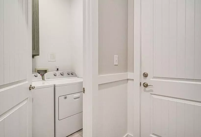 3 Blocks To Kure Beach: Home W/ Patio!