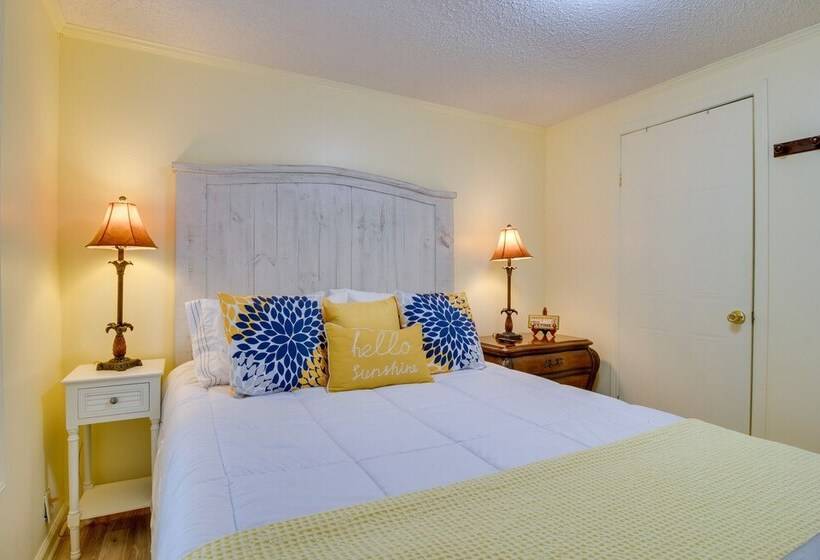 Lake View Mountain Home Retreat W/ Fire Pit!