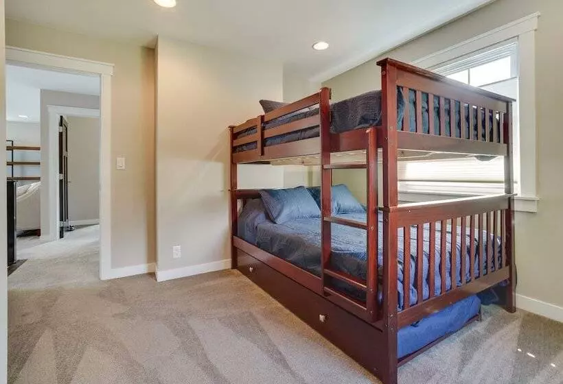 Lakefront Chippewa Falls Haven W/ Private Deck!