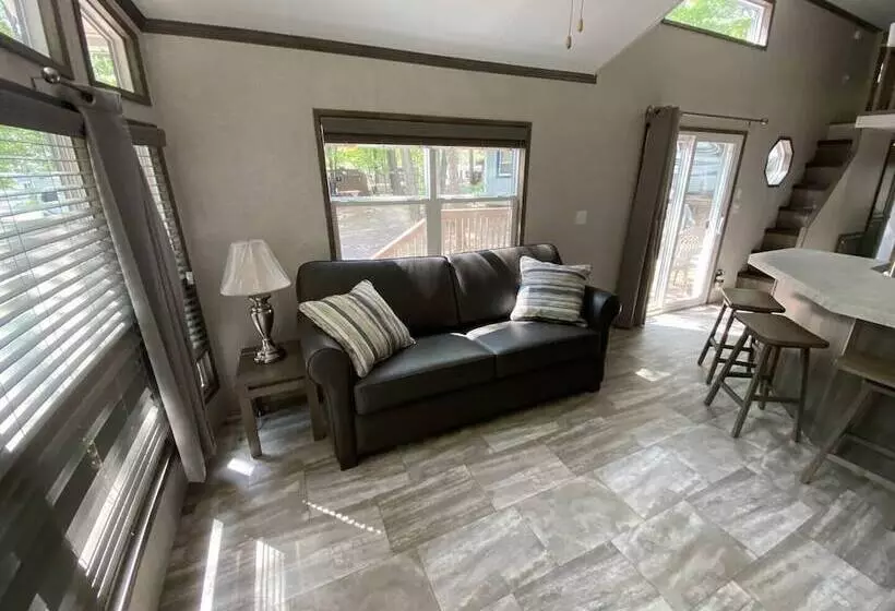 Lincolnwood Tiny House 08