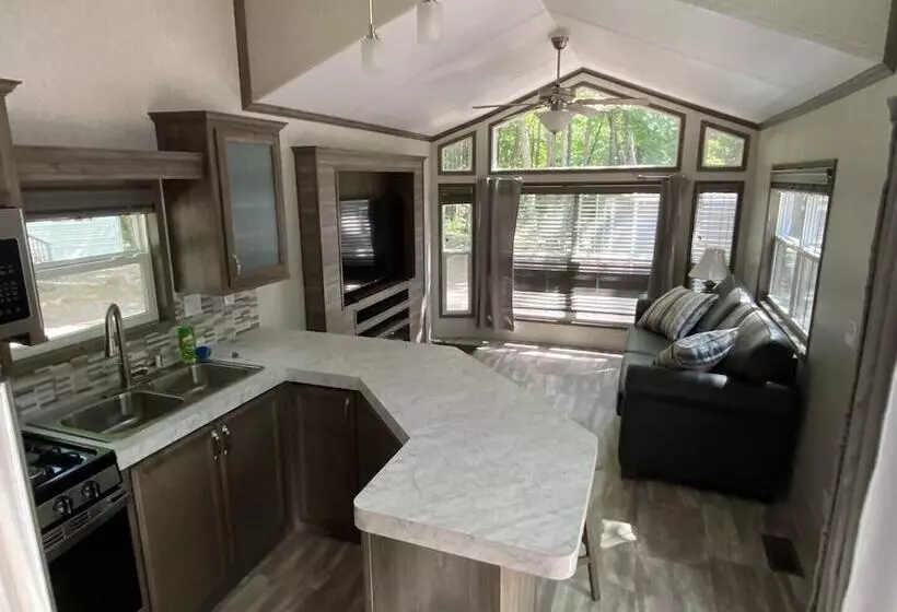 Lincolnwood Tiny House 08