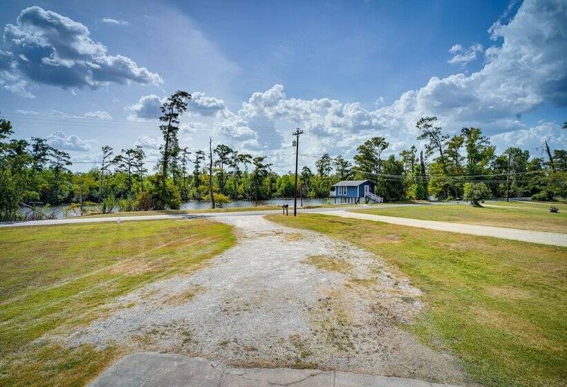 Louisiana Abode Balcony, Pool Table & Lake Views