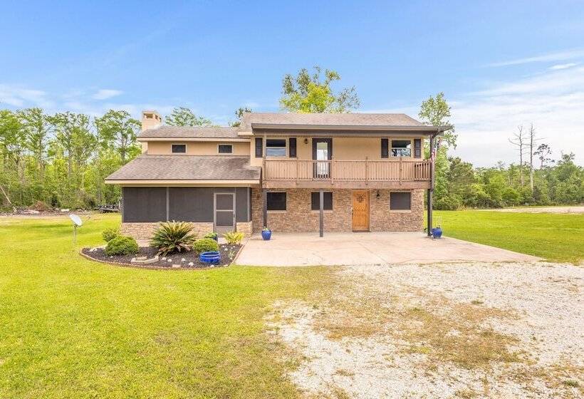 Louisiana Abode Balcony, Pool Table & Lake Views