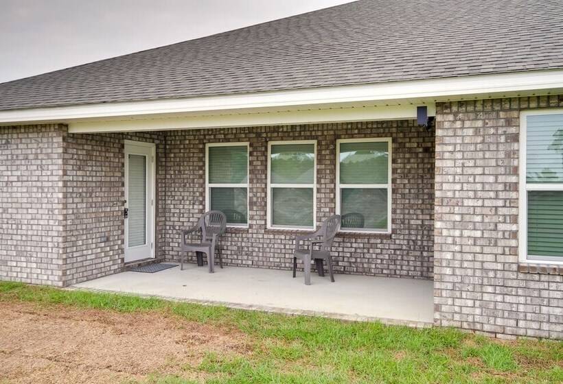 3 Mi To Steve S Marina: Long Beach Home W/ Patio