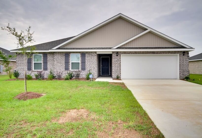 3 Mi To Steve S Marina: Long Beach Home W/ Patio