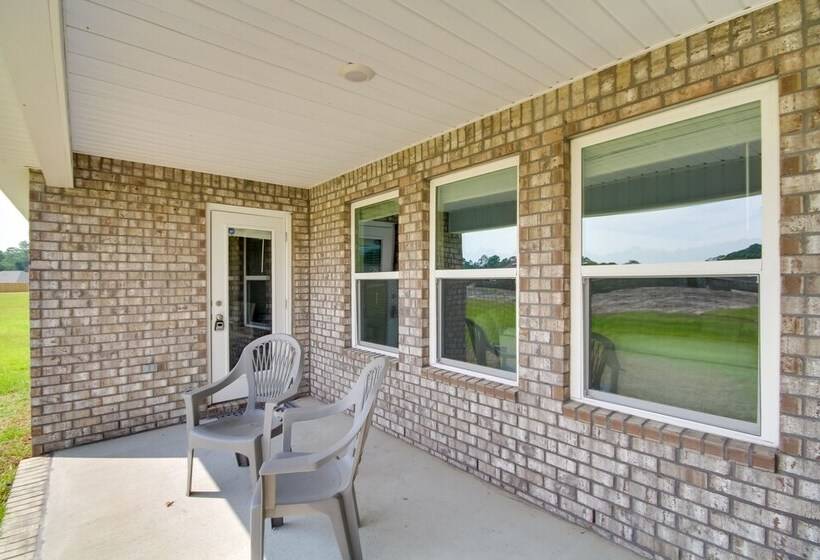 3 Mi To Steve S Marina: Long Beach Home W/ Patio