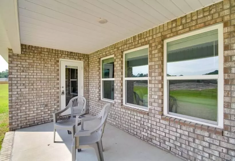 3 Mi To Steve S Marina: Long Beach Home W/ Patio