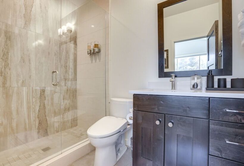 Modern Bend Home W/ Private Hot Tub & Fireplace