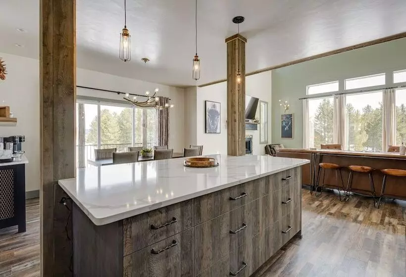 Modern Island Park Cabin ~ 23 Mi To Yellowstone!