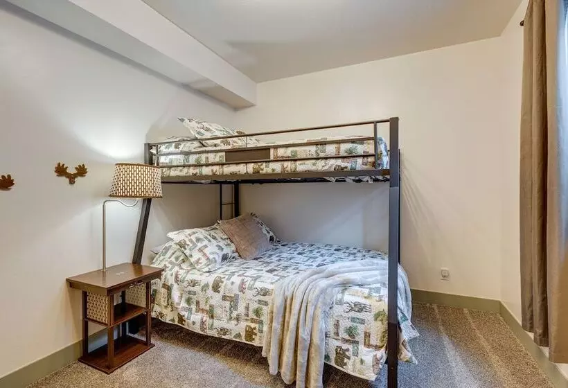 Modern Island Park Cabin ~ 23 Mi To Yellowstone!