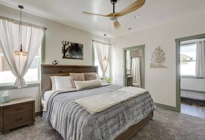 Modern Island Park Cabin ~ 23 Mi To Yellowstone!