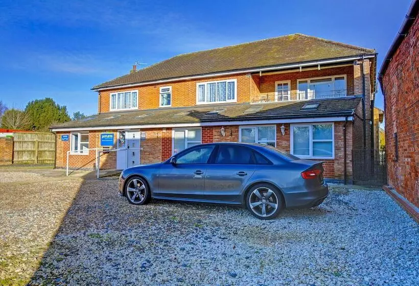 Oyo Aparthotel Hathern