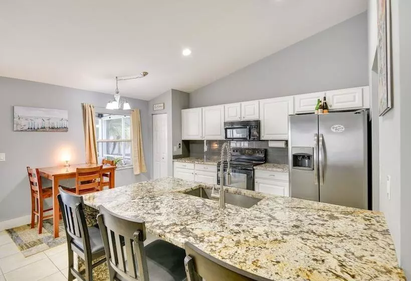 Palm Coast Home W/ Pool: 5 Mi To Flagler Beach!