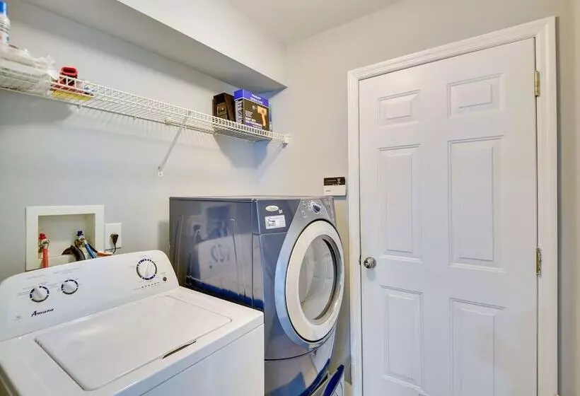 Palm Coast Home W/ Pool: 5 Mi To Flagler Beach!