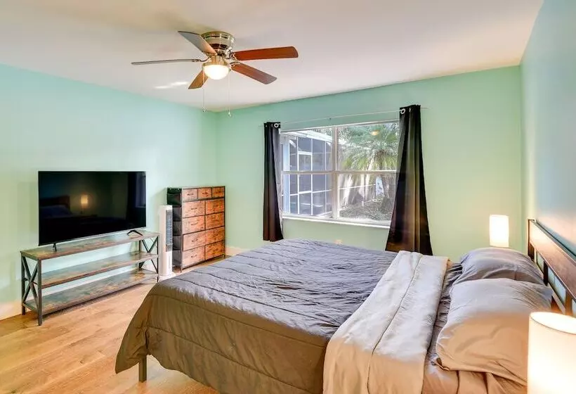 Palm Coast Home W/ Pool: 5 Mi To Flagler Beach!