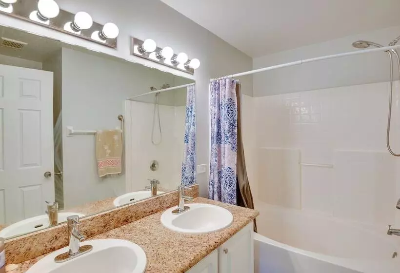 Palm Coast Home W/ Pool: 5 Mi To Flagler Beach!