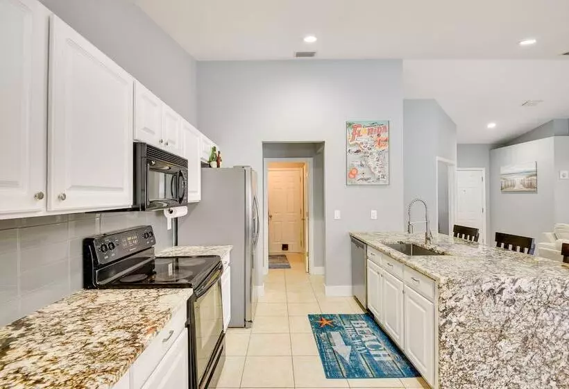 Palm Coast Home W/ Pool: 5 Mi To Flagler Beach!