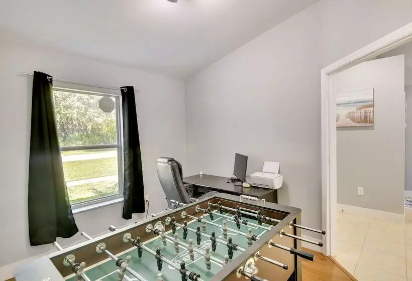 Palm Coast Home W/ Pool: 5 Mi To Flagler Beach!