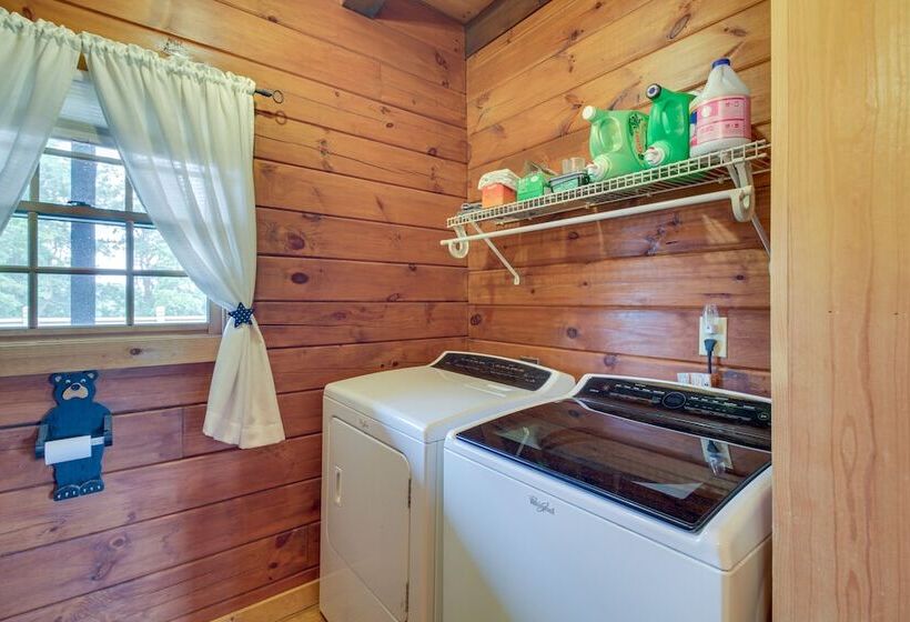 Peaceful Raphine Cottage W/ Deck & Fireplace!