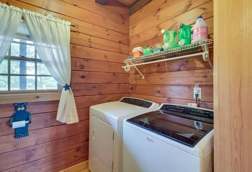 Peaceful Raphine Cottage W/ Deck & Fireplace!