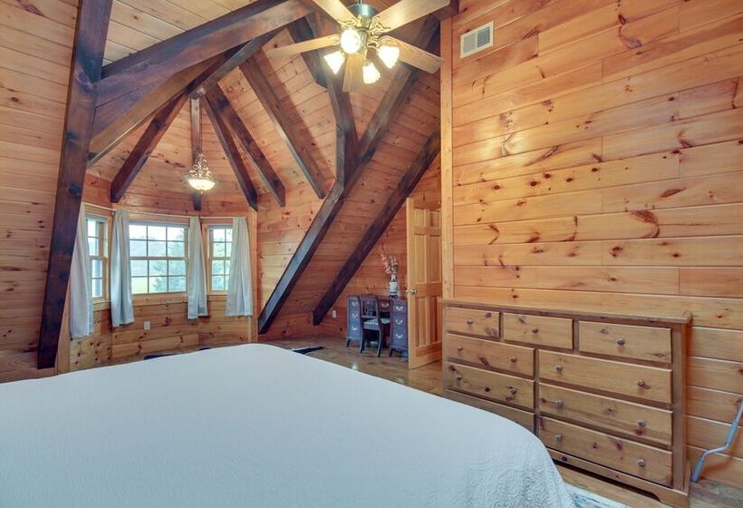 Peaceful Raphine Cottage W/ Deck & Fireplace!