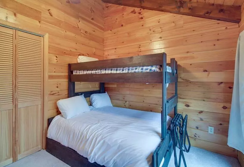 Peaceful Raphine Cottage W/ Deck & Fireplace!