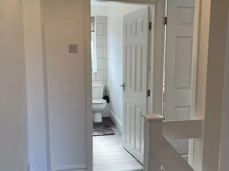 ペンション Modernised Central Wigan Townhouse Sleeps Up To 6