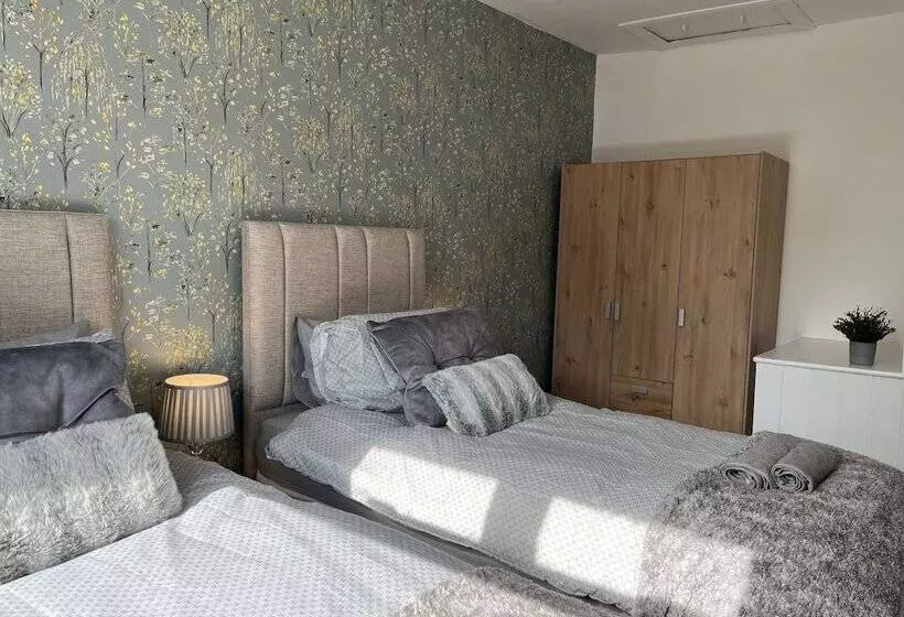 ペンション Modernised Central Wigan Townhouse Sleeps Up To 6