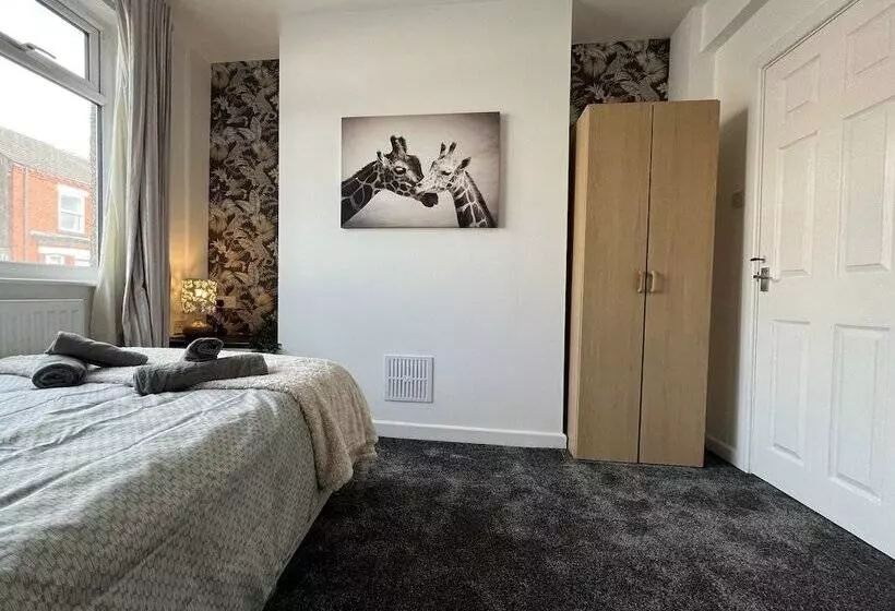 ペンション Modernised Central Wigan Townhouse Sleeps Up To 6