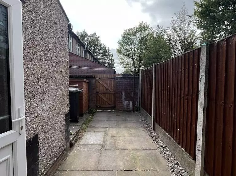 ペンション Modernised Central Wigan Townhouse Sleeps Up To 6