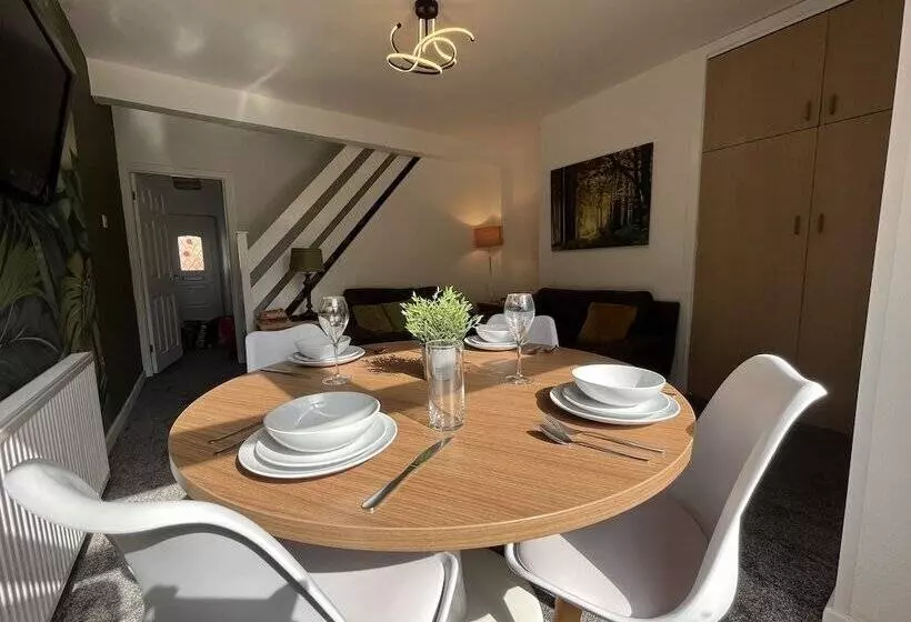 ペンション Modernised Central Wigan Townhouse Sleeps Up To 6