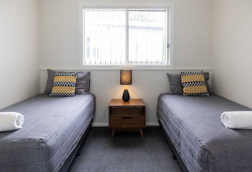 Курорт Coonamble Riverside Caravan Park