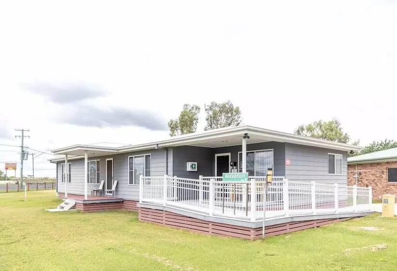 リゾートホテル Coonamble Riverside Caravan Park