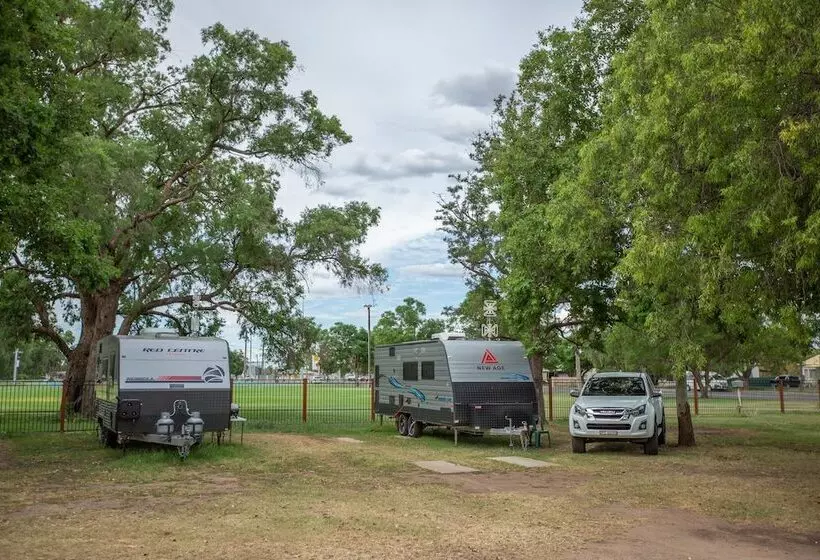 リゾートホテル Coonamble Riverside Caravan Park
