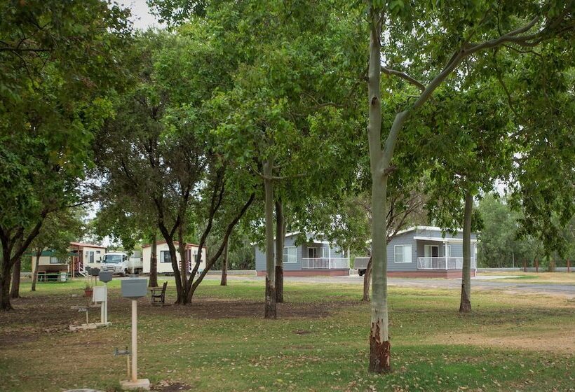 Курорт Coonamble Riverside Caravan Park