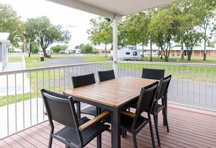 Курорт Coonamble Riverside Caravan Park