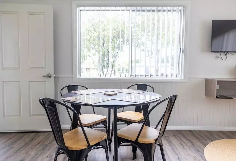 リゾートホテル Coonamble Riverside Caravan Park