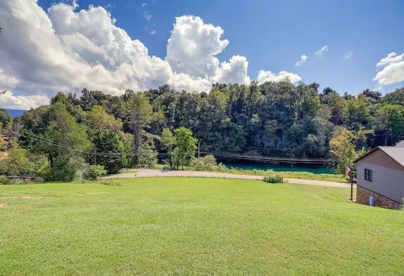 Riverfront Bluff City Retreat W/ Patio & Grill!