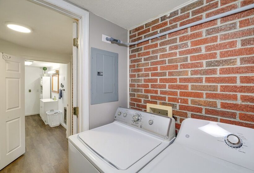 Riverfront Bluff City Retreat W/ Patio & Grill!