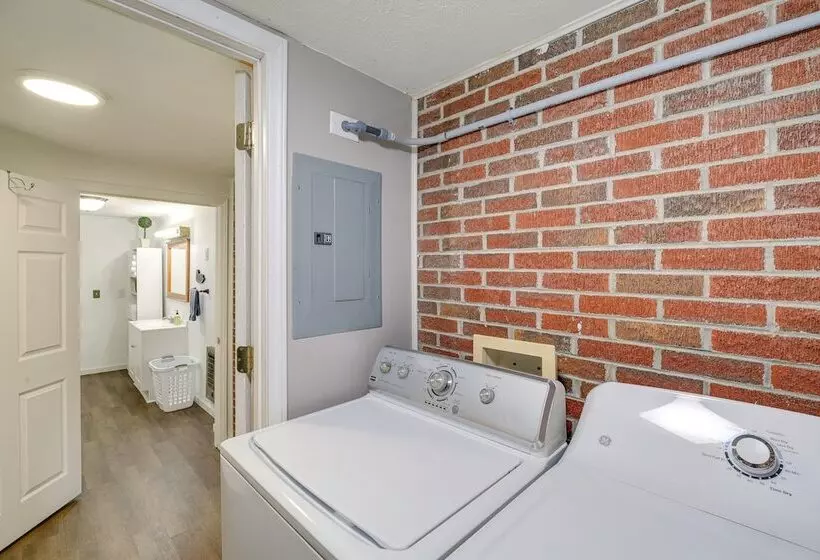 Riverfront Bluff City Retreat W/ Patio & Grill!