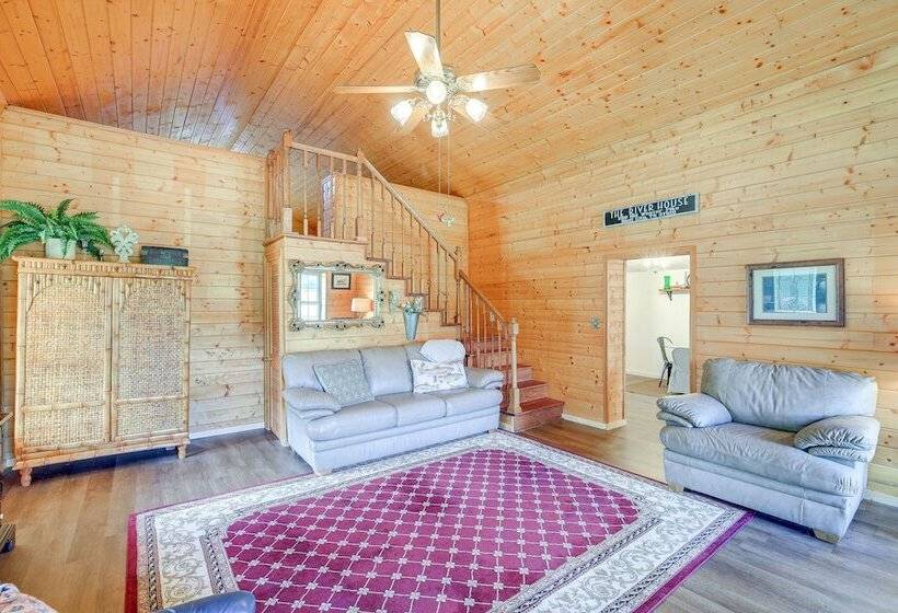 Riverfront Bluff City Retreat W/ Patio & Grill!