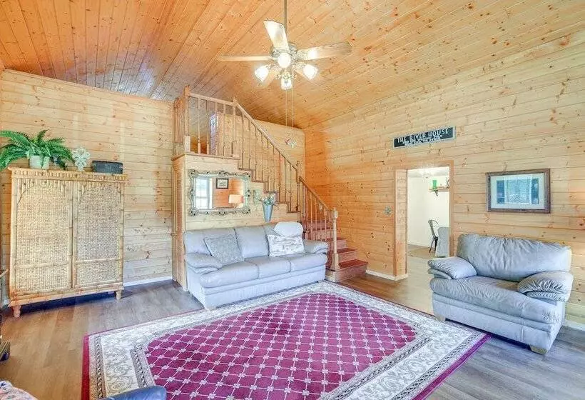 Riverfront Bluff City Retreat W/ Patio & Grill!