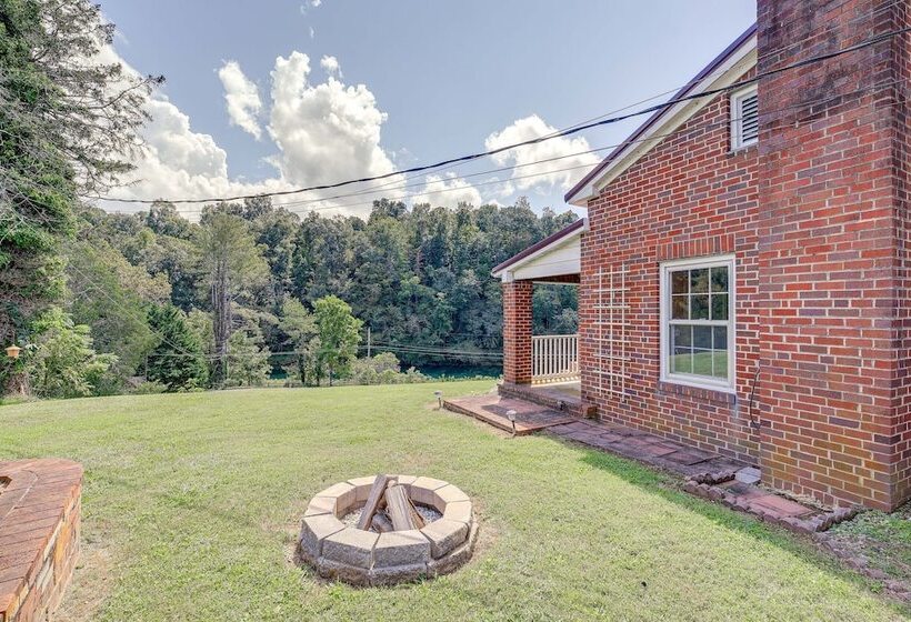 Riverfront Bluff City Retreat W/ Patio & Grill!